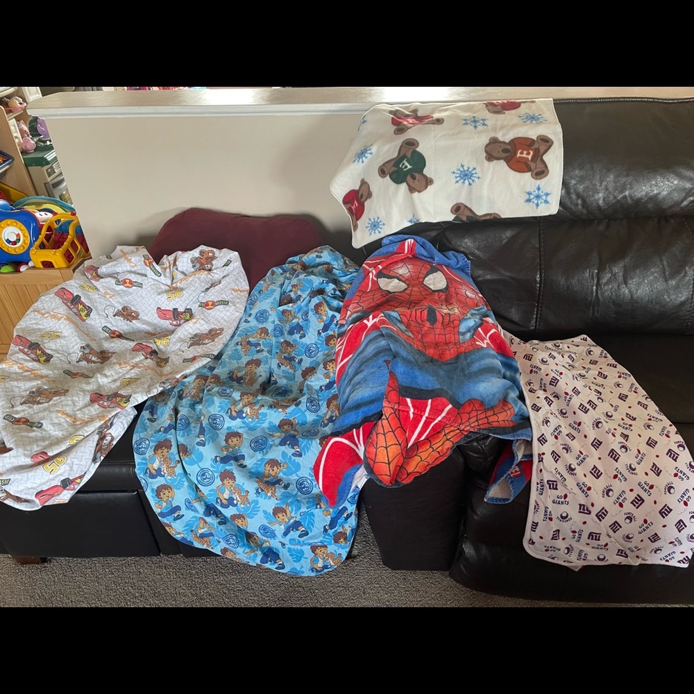 Boy-2 crib sheets, SpiderMan beachtowel,fleece bear blanket,giants thin blanket